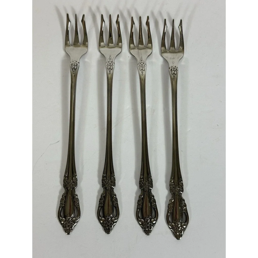Oneida Distinction Deluxe HH Kennett Square Appetizer Cocktail Forks Set Of 4
